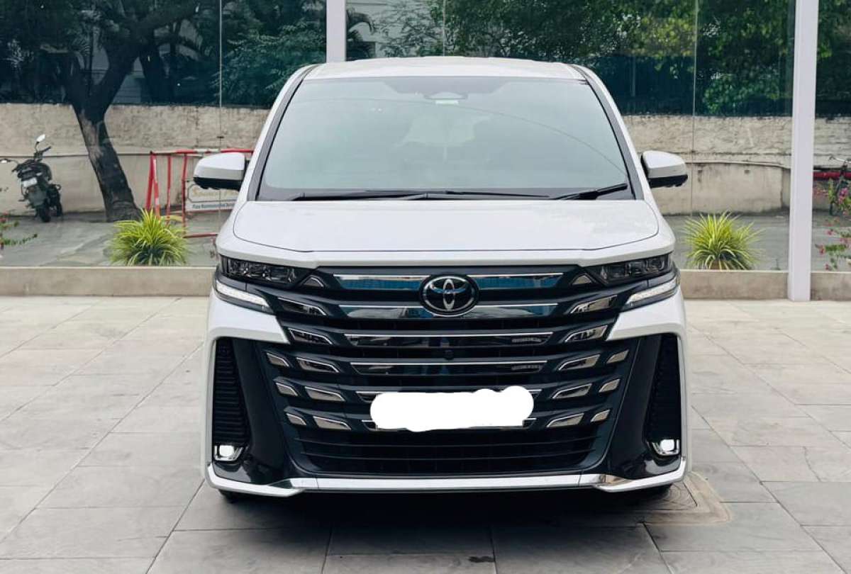 Toyota Vellfire VIP Executive Lounge